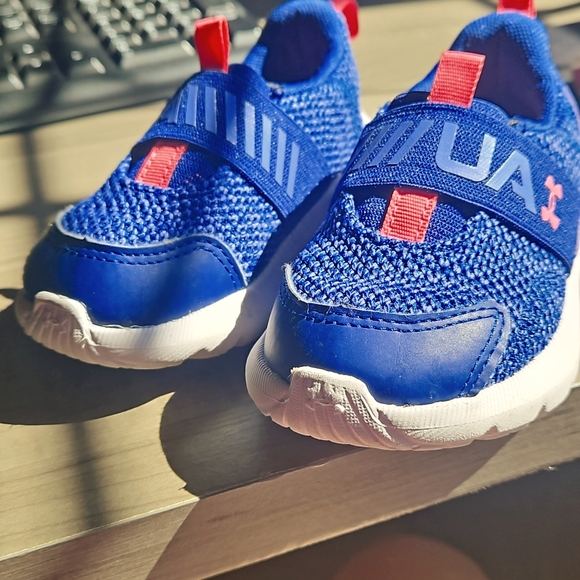 Worn 5 times - New Under Armour Surge Toddler Slip On Running Shoe - Picture 7 of 7